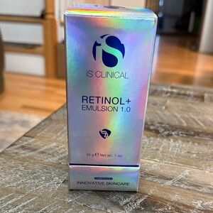 iS Clinical Retinol+ Emulsion 1.0 – Iridescent White Serum
